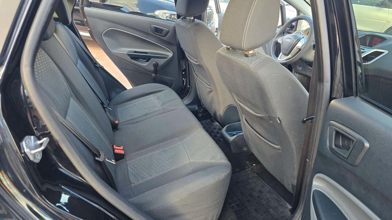 Ford Fiesta 1.4 TDCi 68CV 5 porte Titanium