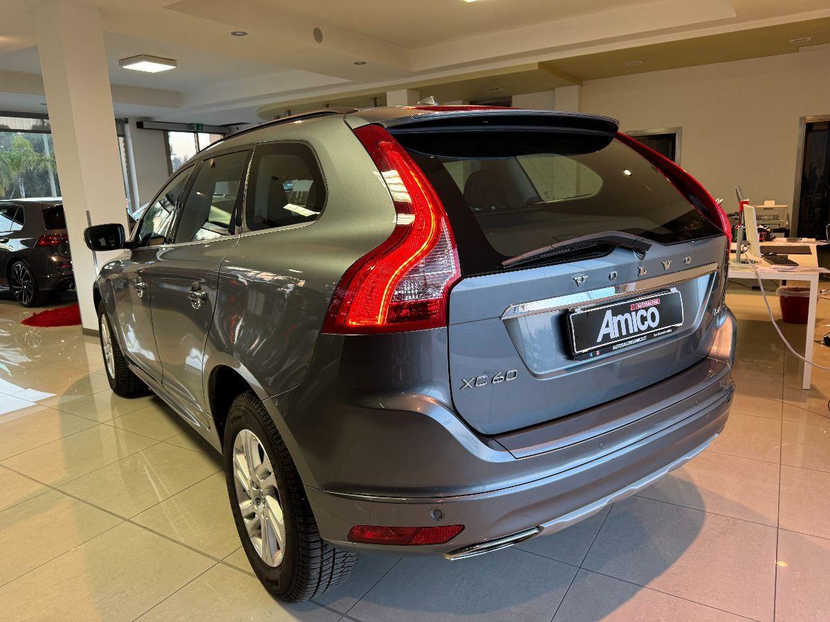 VOLVO - XC60 - D4 Geartronic Momentum Navi/Led