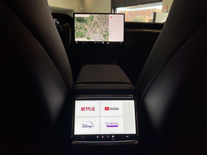 Tesla Model X Plaid 6 Posti