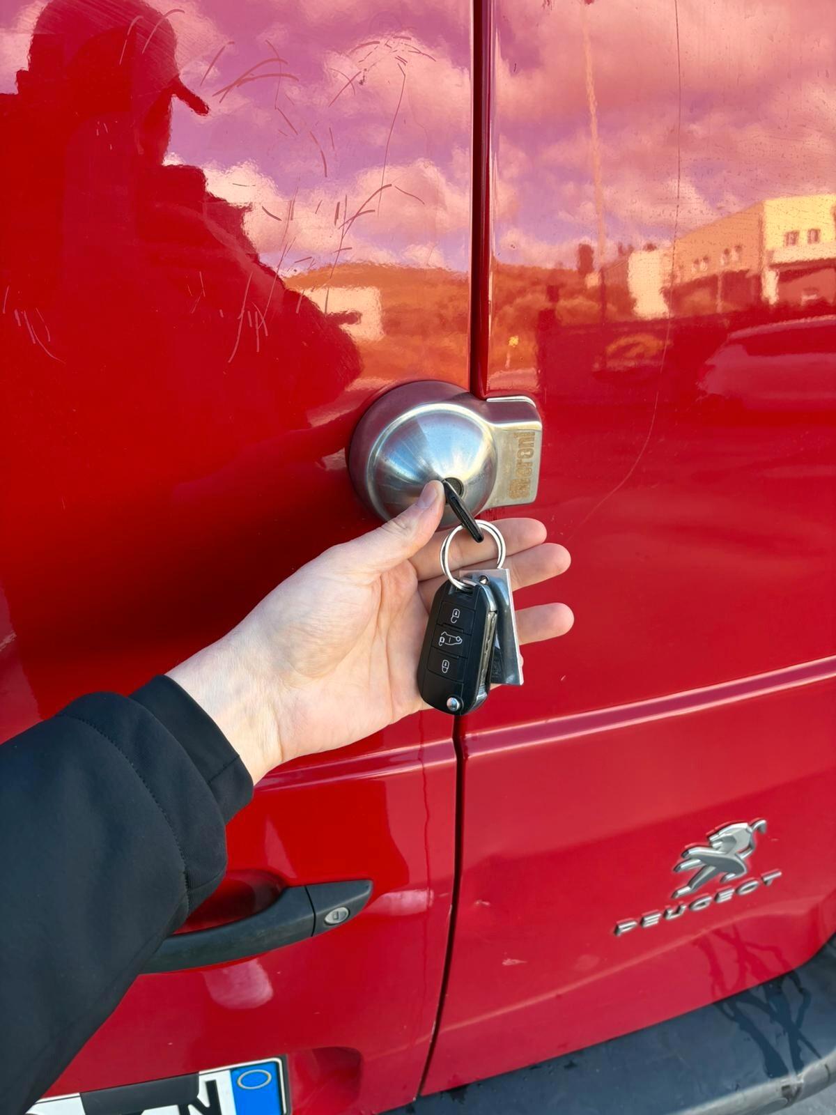 Peugeot Partner BlueHDi 100 S&S PC Furgone Pro