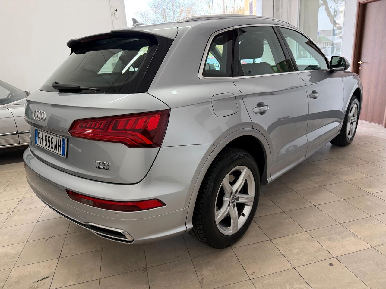Audi Q5 2.0 TFSI quattro S tronic Business Sport KM 112000