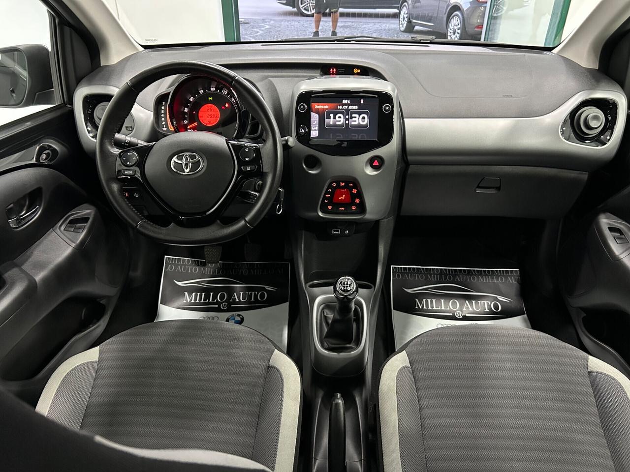Toyota Aygo 1.0 VVT-i 72CV 5 porte x-play 29.000KM