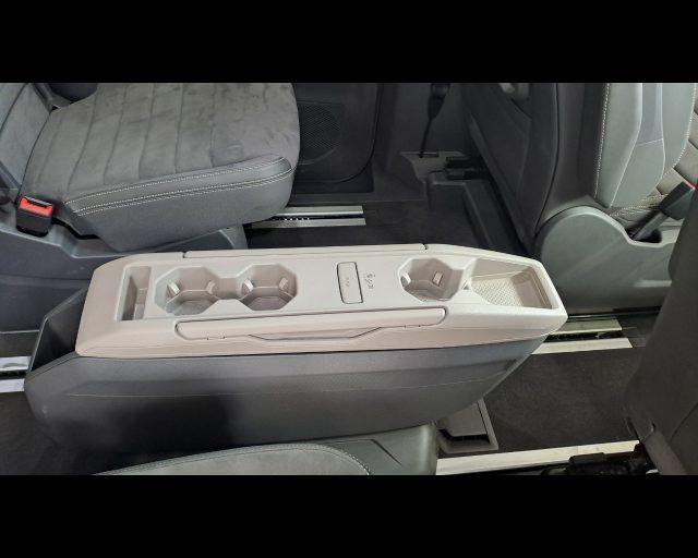 VOLKSWAGEN Multivan T7 2.0 tdi Style 150cv dsg 7p.ti
