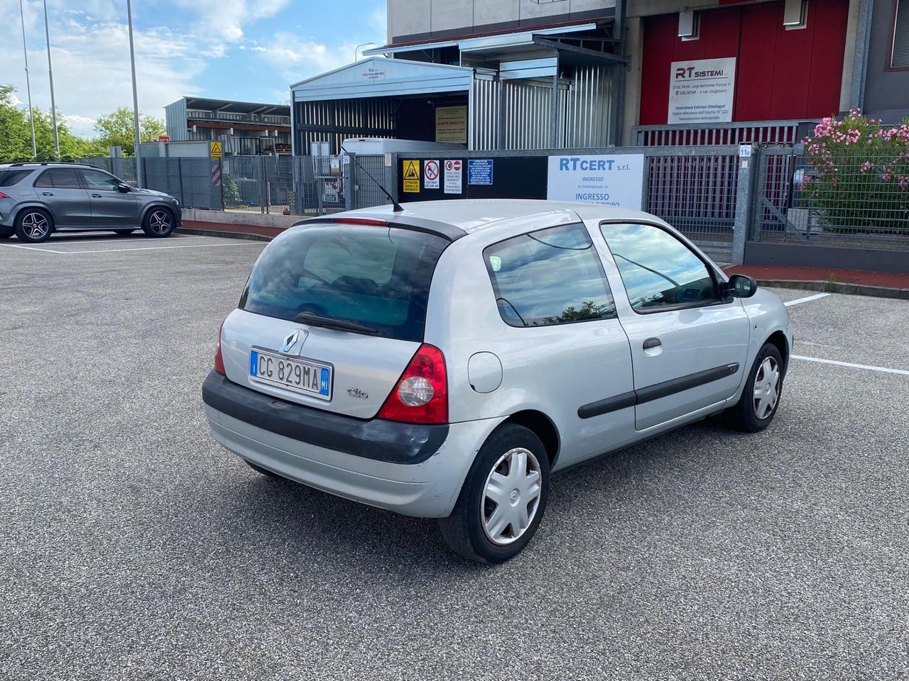 Renault Clio 1.2 16V cat 3 porte Privilège