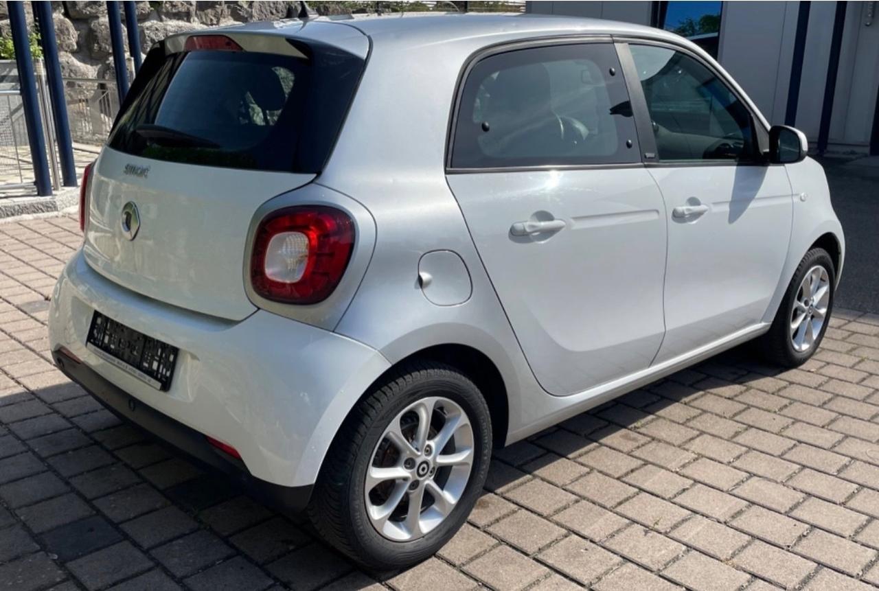 Smart ForFour 70 1.0 Passion Navi PDC