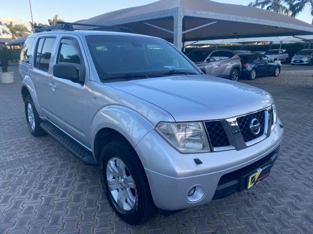 NISSAN Pathfinder 2.5 dCi SE 7 POSTI