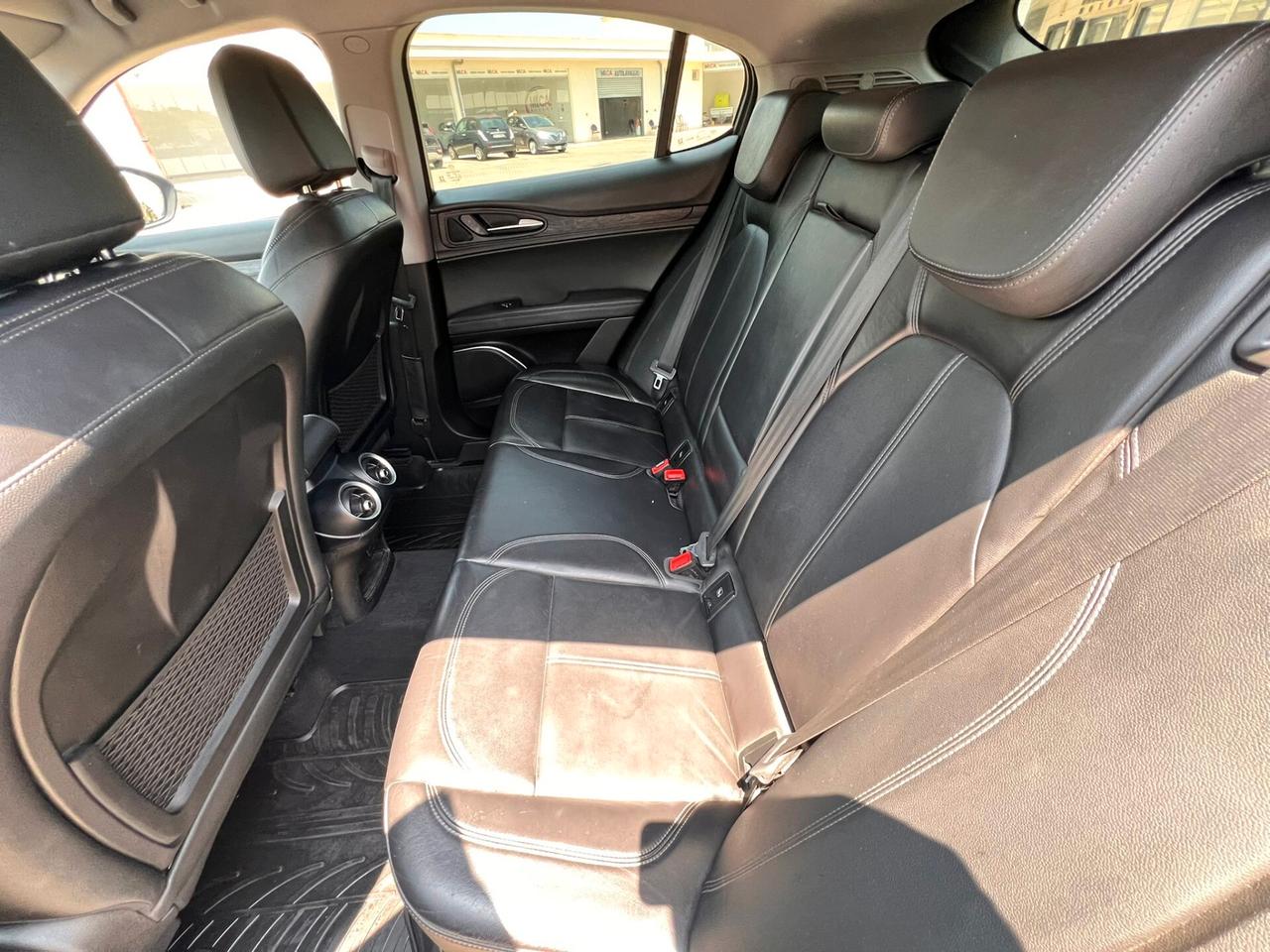 Alfa Romeo Stelvio 2.2 Turbodiesel 160 CV AT8 RWD Sport-Tech