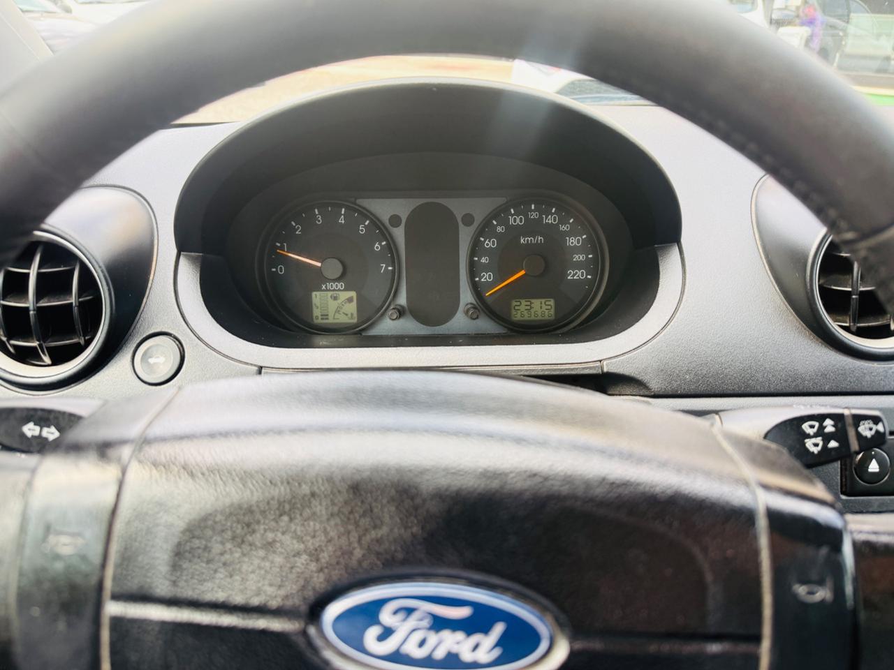 Ford Fiesta 1.4 16V 5p. Ghia