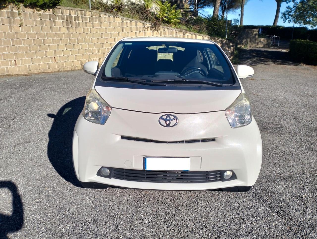 Toyota iQ 1.0 Sol Cerchi Sensori post. KM 145000.