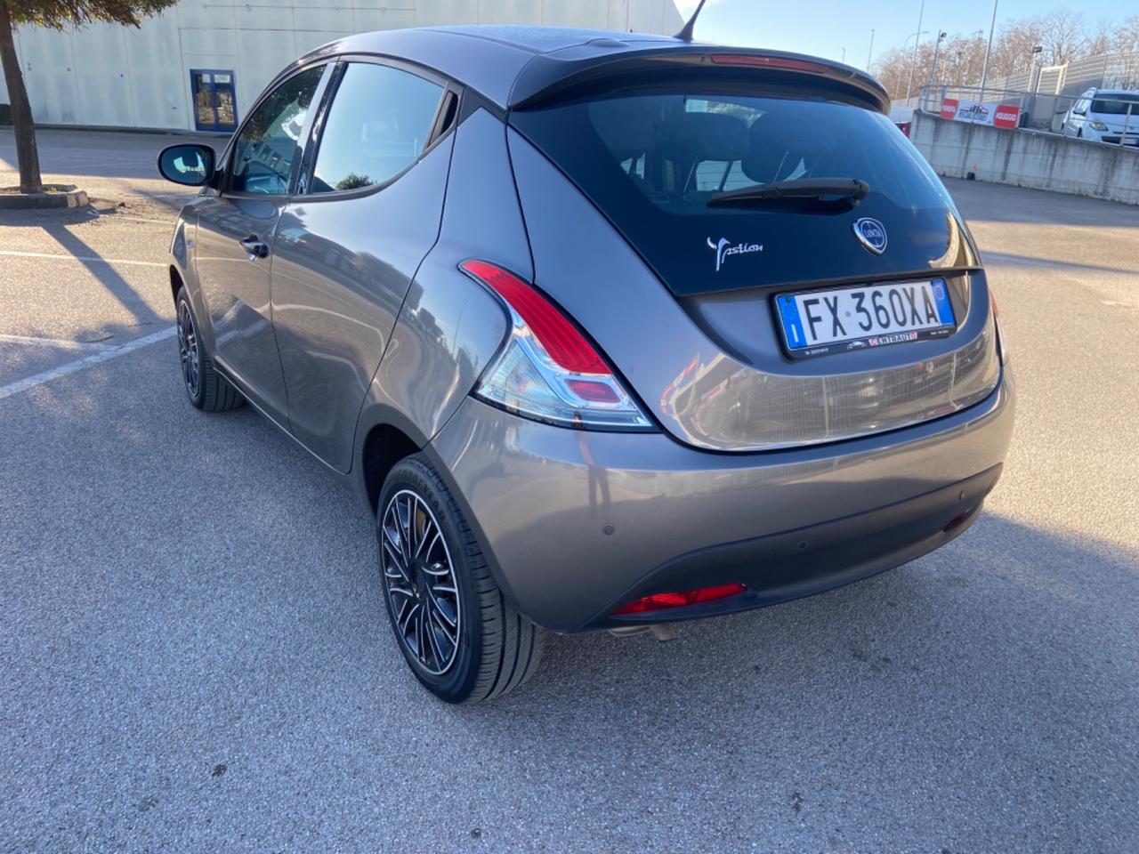 Lancia Ypsilon 1.2 GPL Elefant. Blu nuova garanzia