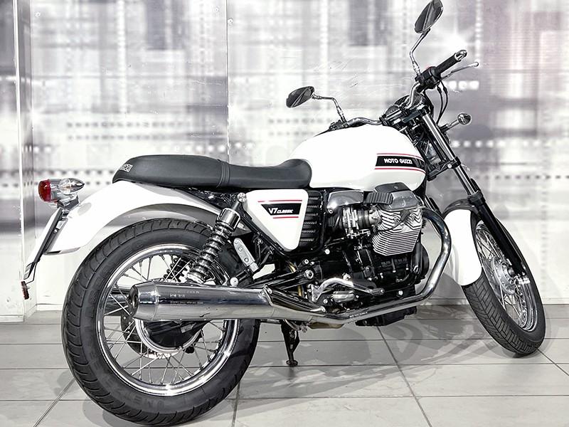 Moto Guzzi V7 Classic 750