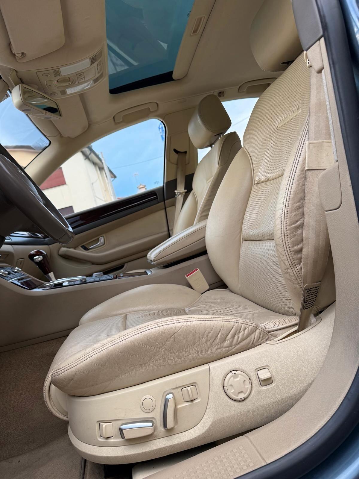 Audi A8 4.2 V8 quattro tiptronic