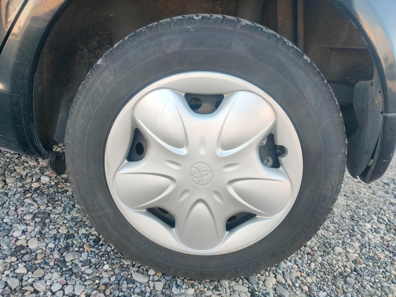 Toyota Yaris 1.0i 16V cat 5 porte