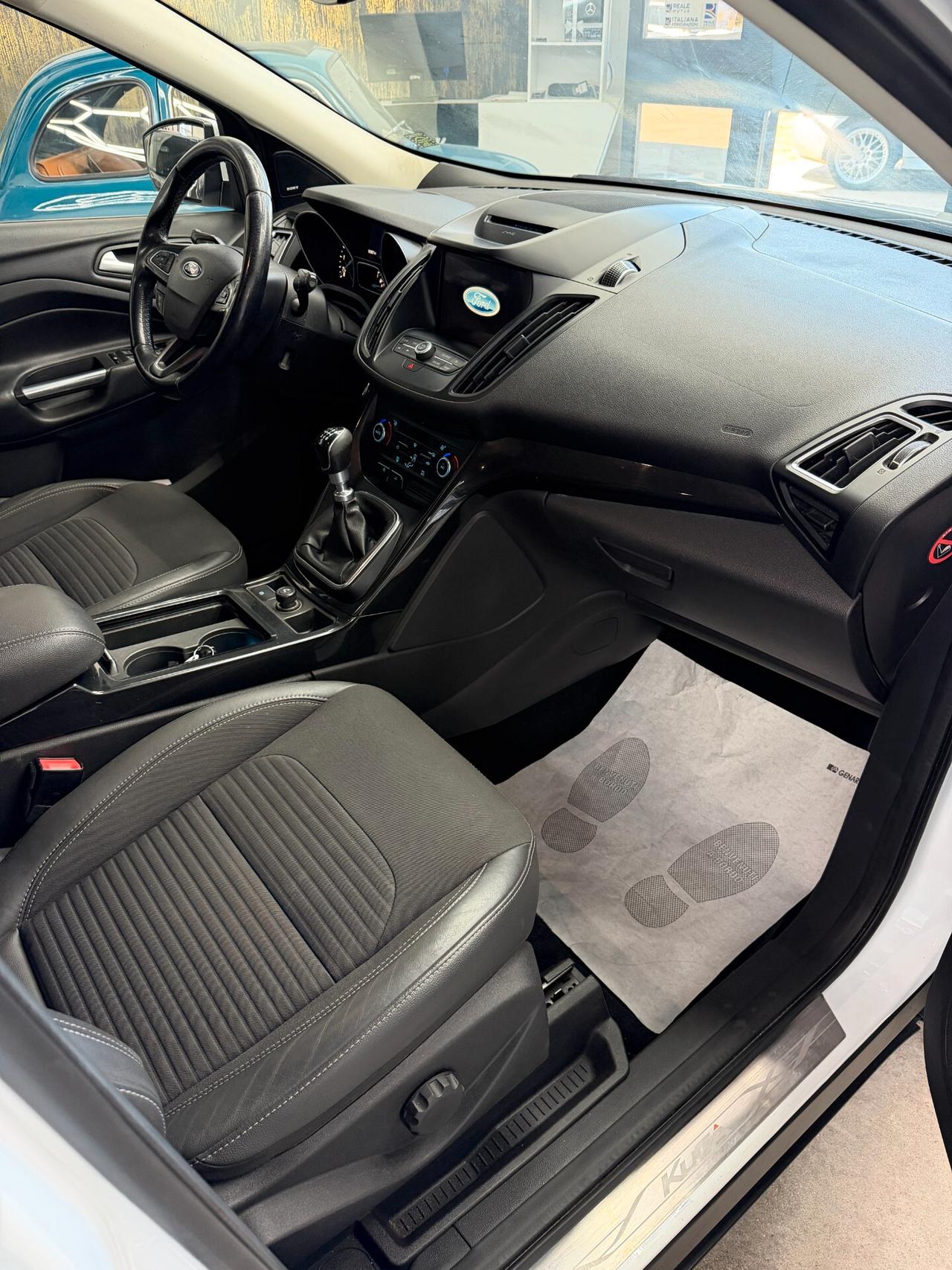 Ford Kuga 2.0 TDCI 150 CV S&S 4WD Titanium