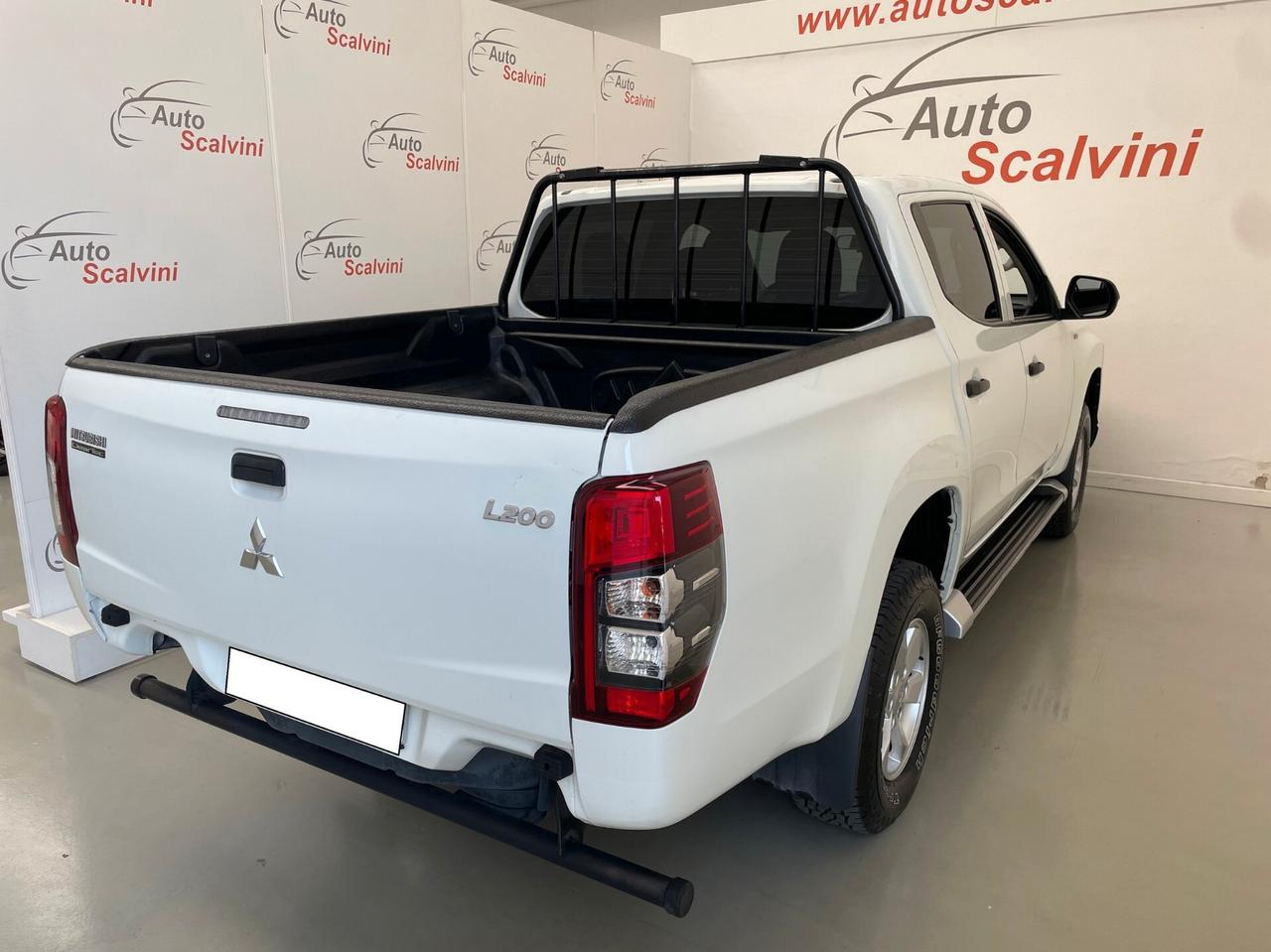 Mitsubishi L200 2.3 D Club Cab 4x4 Easy Select Invite Connect