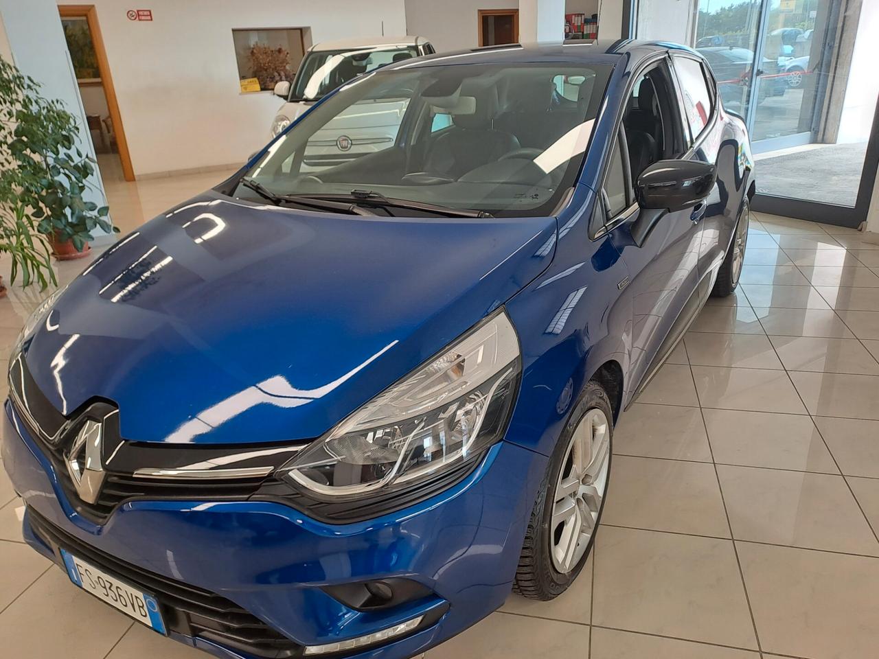 Renault Clio dCi 8V 75 CV Start&Stop 5 porte Energy Duel