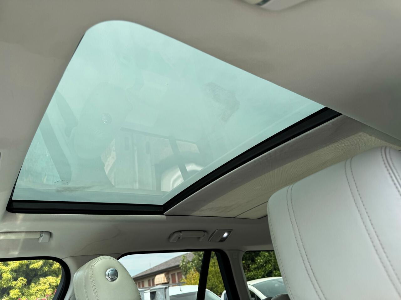 Land Rover Range 4.4 SDV8 Vogue LWB