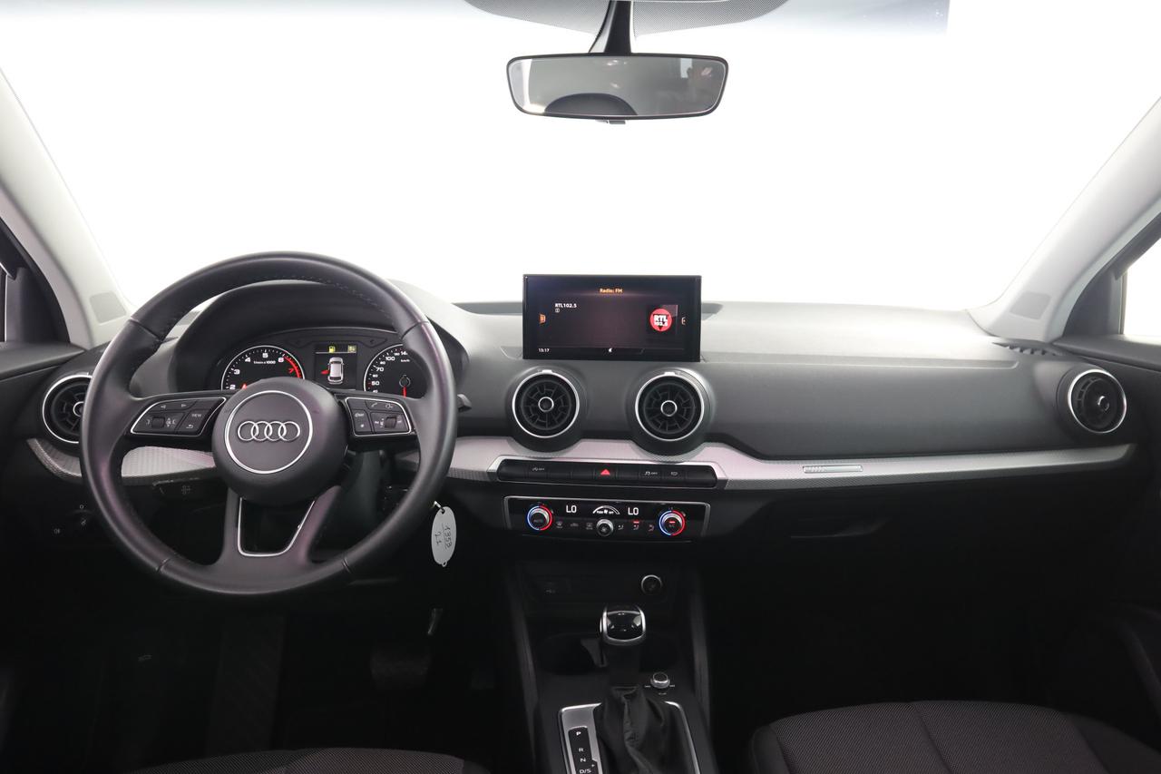 AUDI Q2 35 TFSI S tronic Business