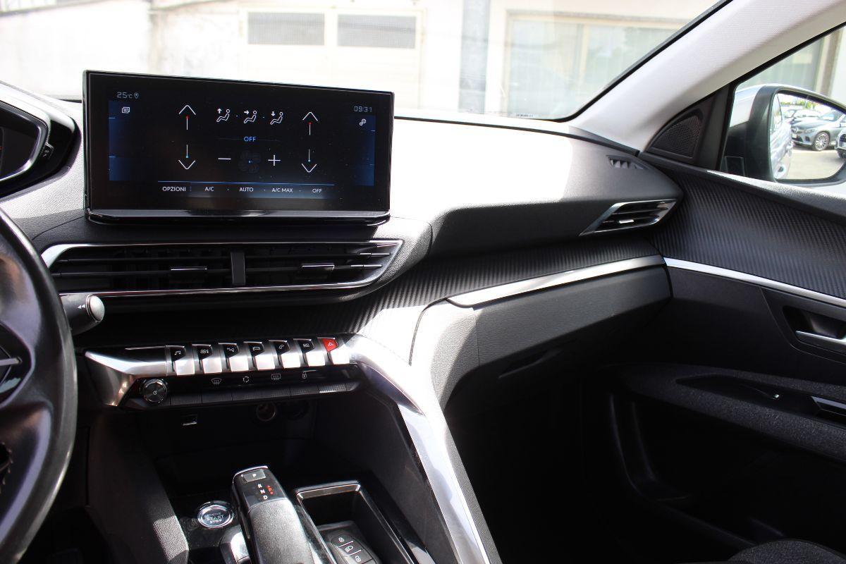 PEUGEOT - 3008 - BlueHDi 130 EAT8 S&S Allure