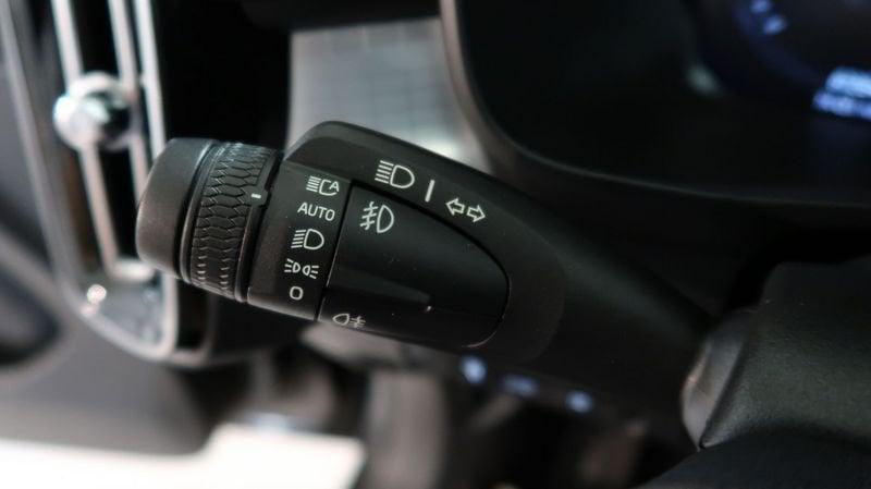 Volvo XC40 Recharge T4 Plug-in Hybrid auto Recharge Core