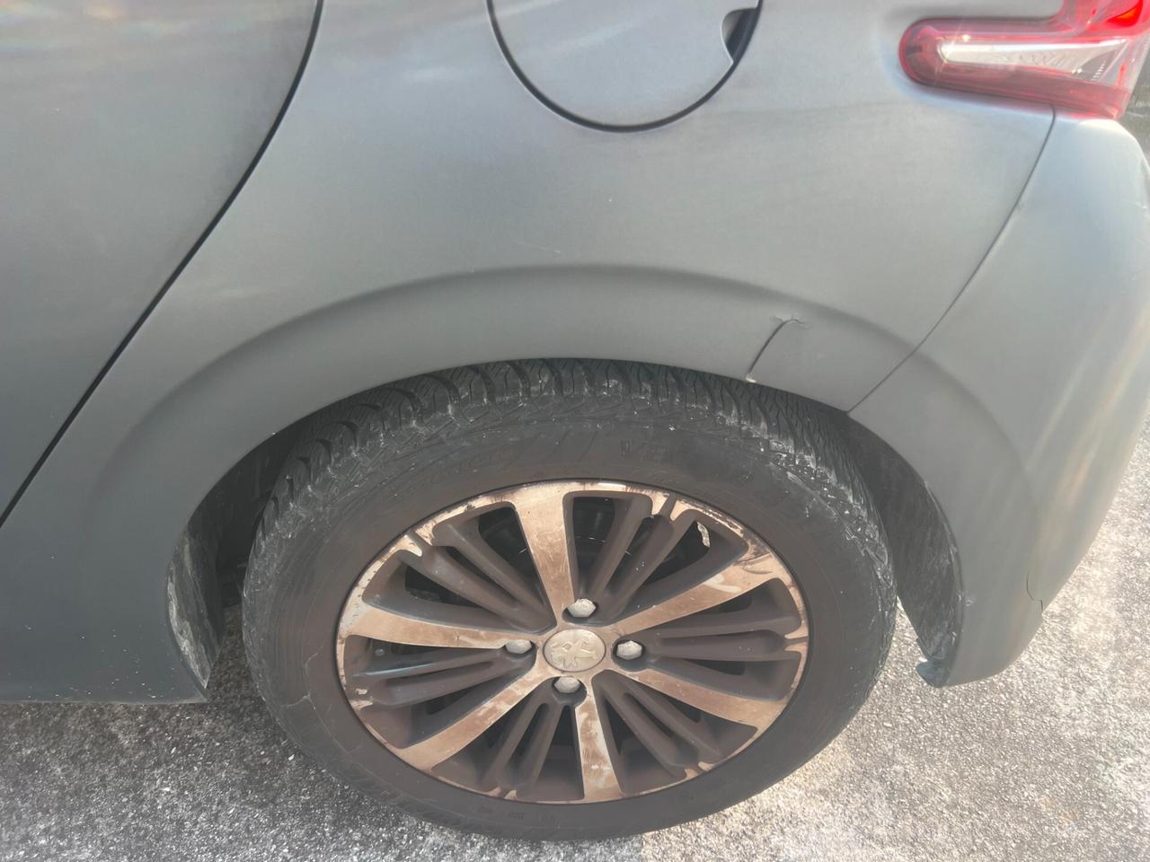 Peugeot 208 BlueHDi 75 5 porte Allure