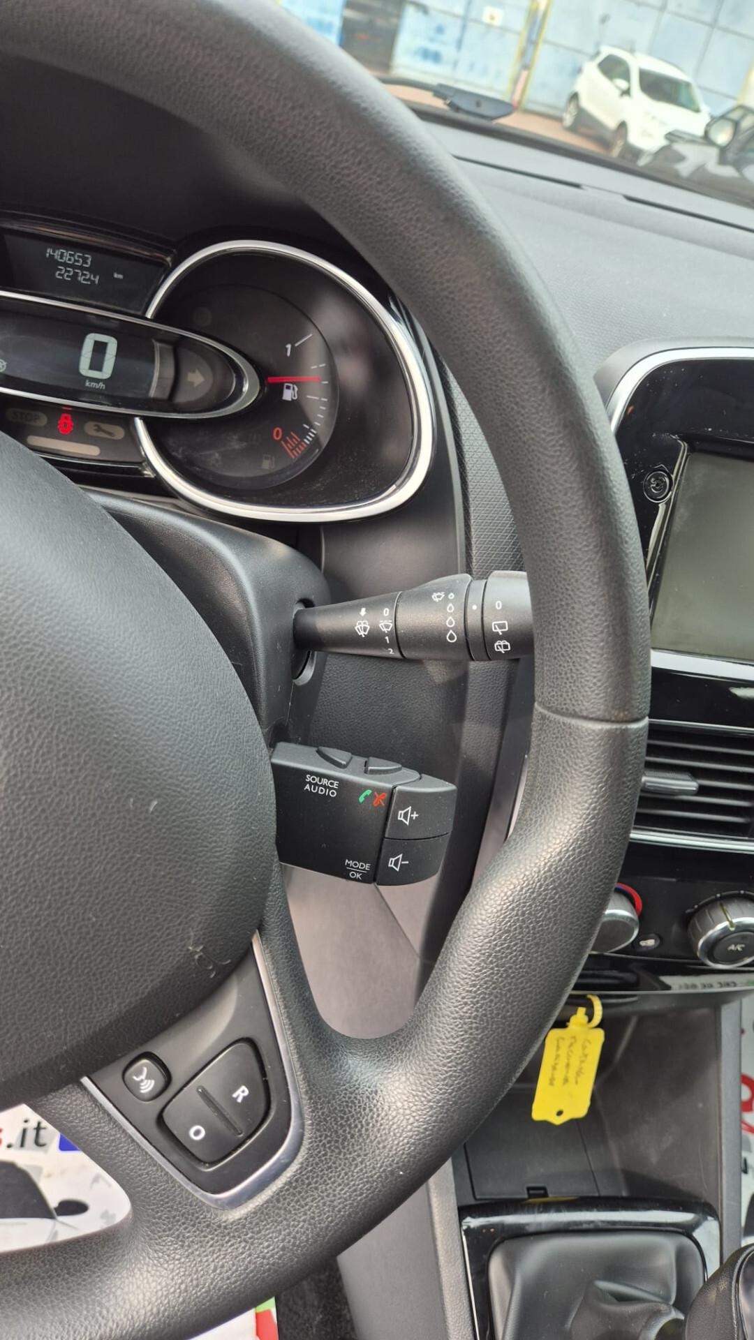 Renault Clio TCe 12V 90 CV GPL 5 porte Moschino Life