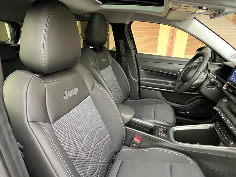 Jeep Avenger 1.2 turbo e-hybrid mhev Summit fwd 110cv edct6