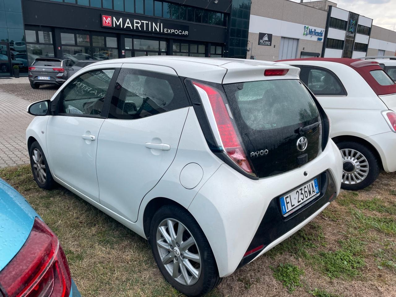 Toyota Aygo 1.0 VVT-i 69 CV 5 porte x-wave PREZZO REALE