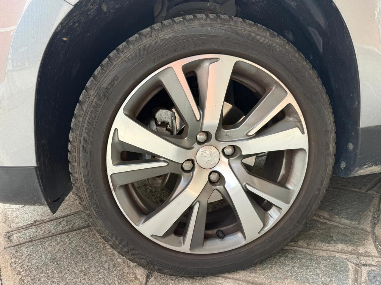 Peugeot 2008 PureTech Turbo 110 S&S Allure