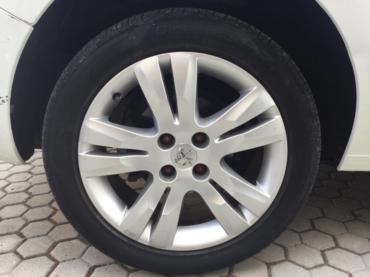 Peugeot 5008 1.6 HDi 115CV Allure
