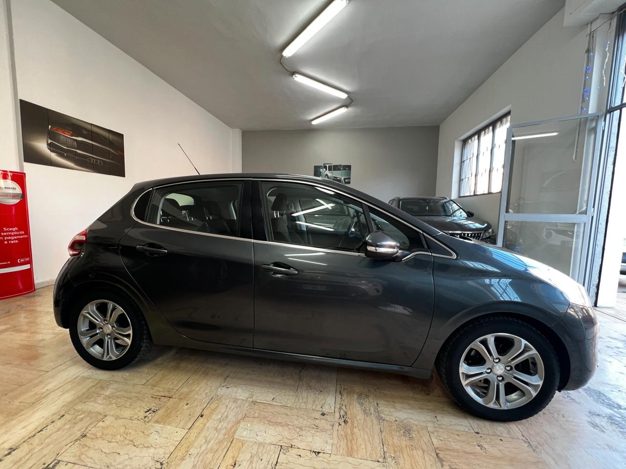 Peugeot 208 1.2 VTi 82 CV 5 porte Allure