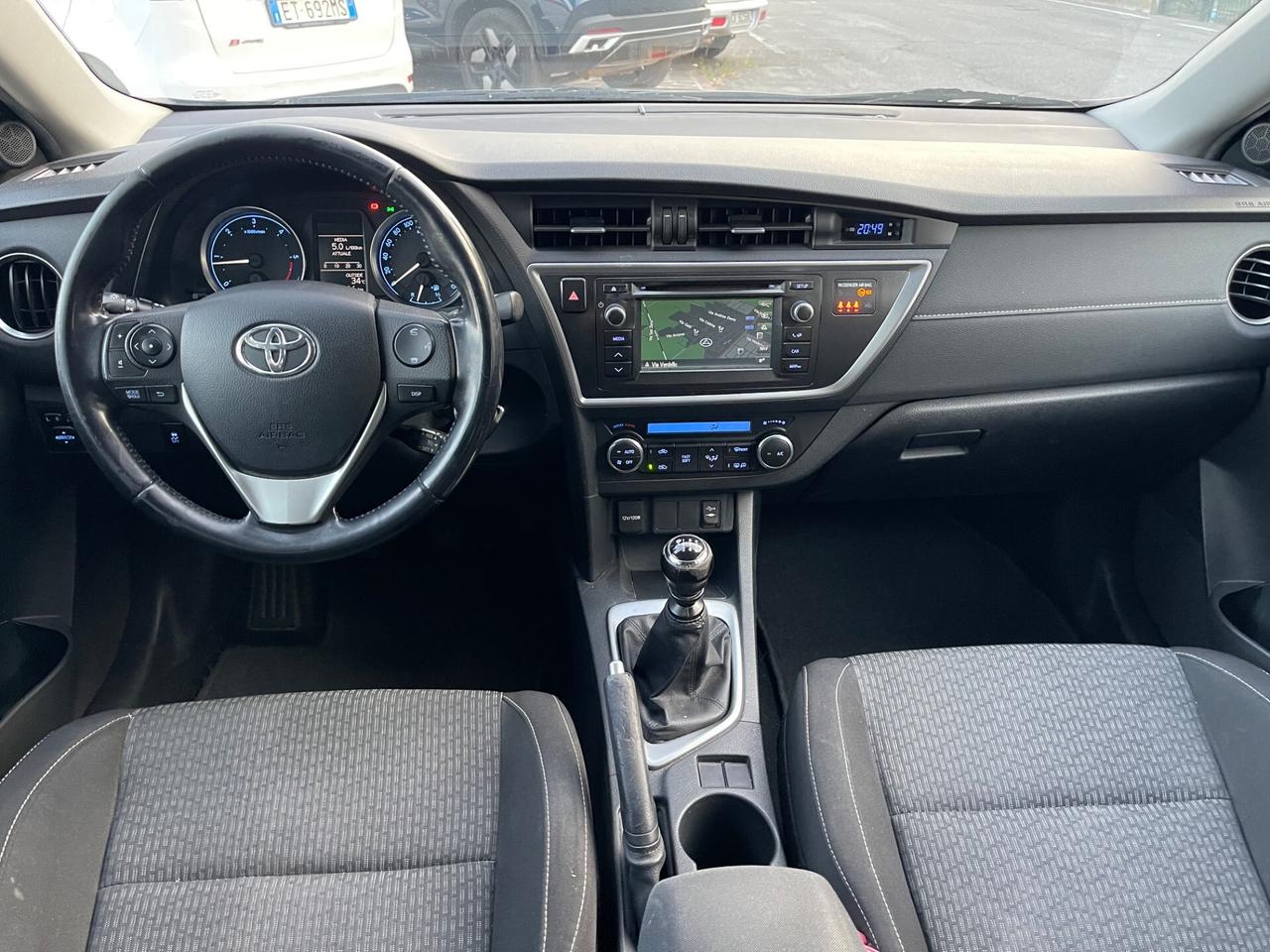 Toyota Auris 1.4 D-4D Lounge