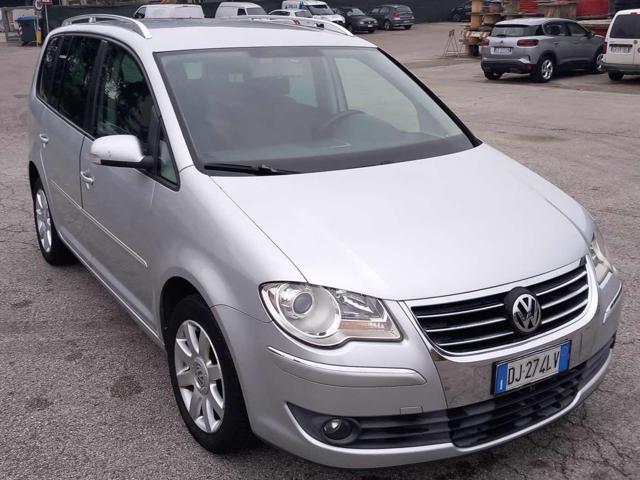 VOLKSWAGEN Touran 2.0 TDI DPF DSG Highline senza lavoro da fare