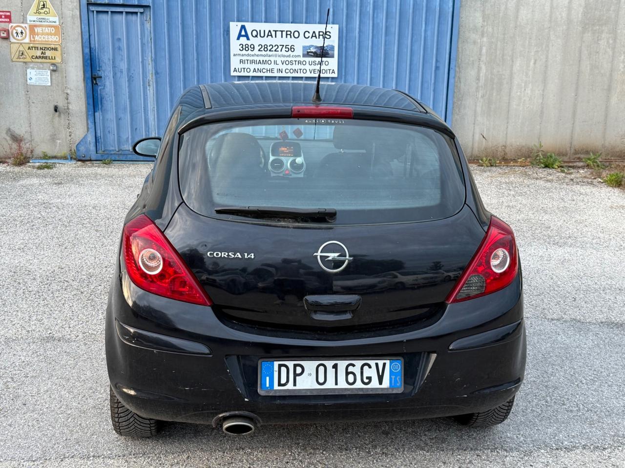 Opel Corsa 1.2 3 porte Club