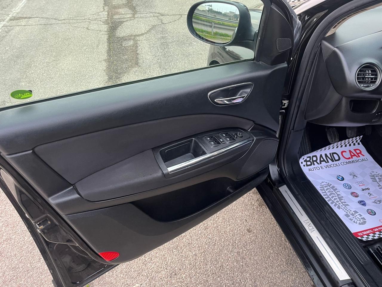 Lancia Delta 1.6 MJT Silver - 2011