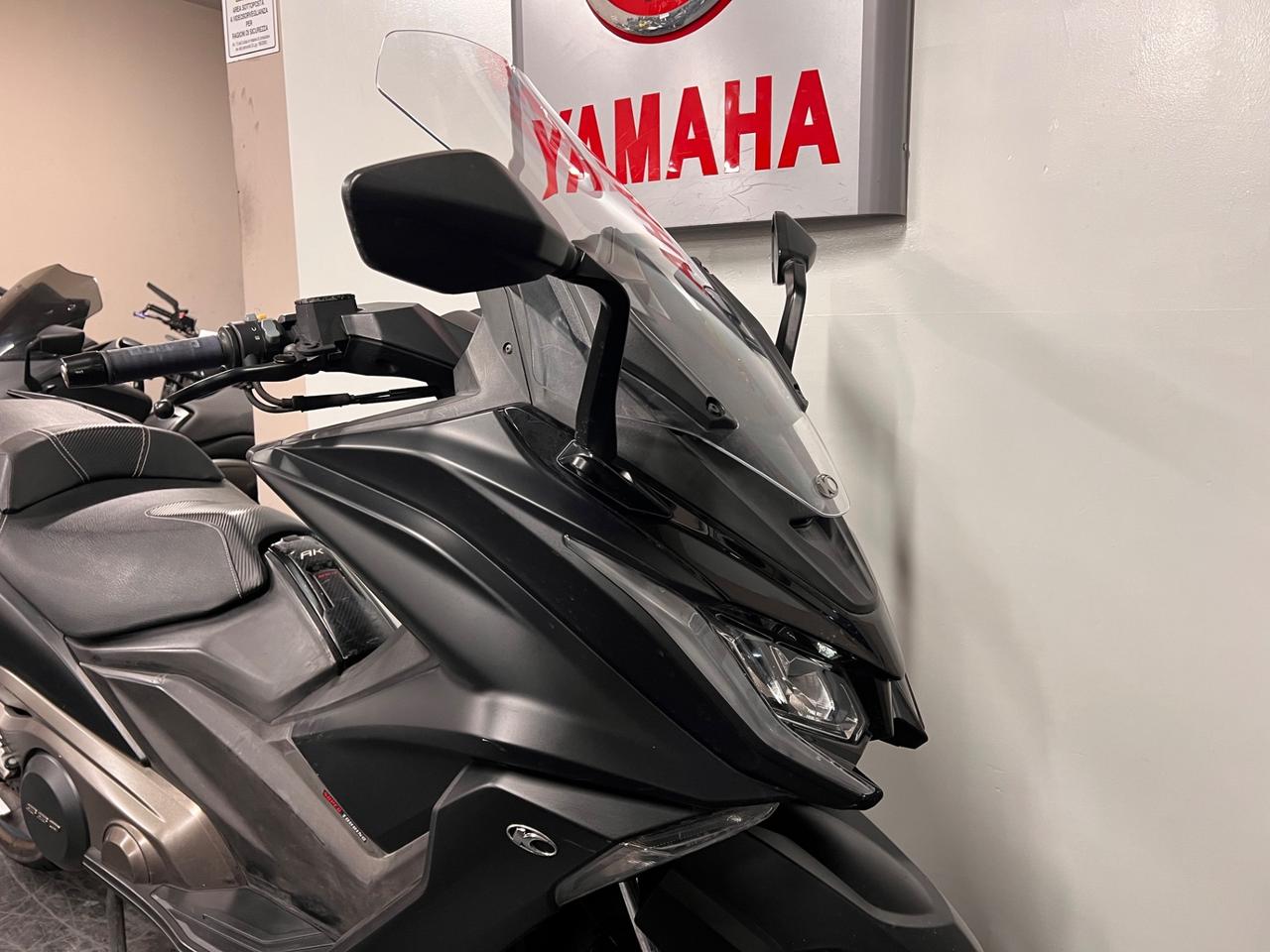 Kymco AK 550