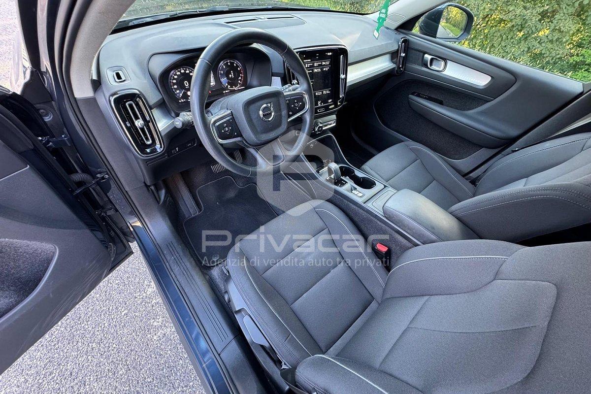 VOLVO XC40 T2 Geartronic Momentum Pro