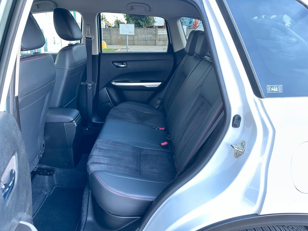 Suzuki Vitara 1.4i 140CV AUTOMATICA 4WD! FARI LED! NAVI RETROCAMERA