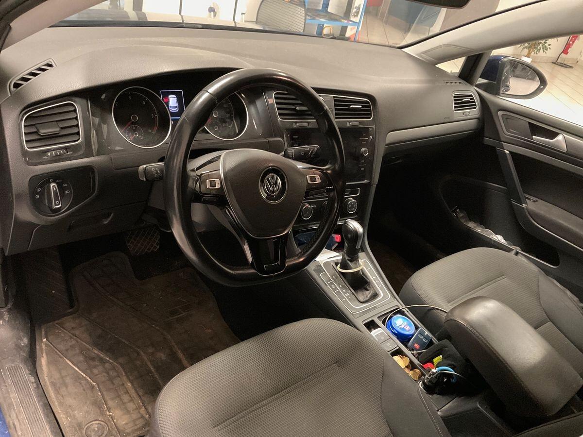 Volkswagen Golf 150CV DSG7