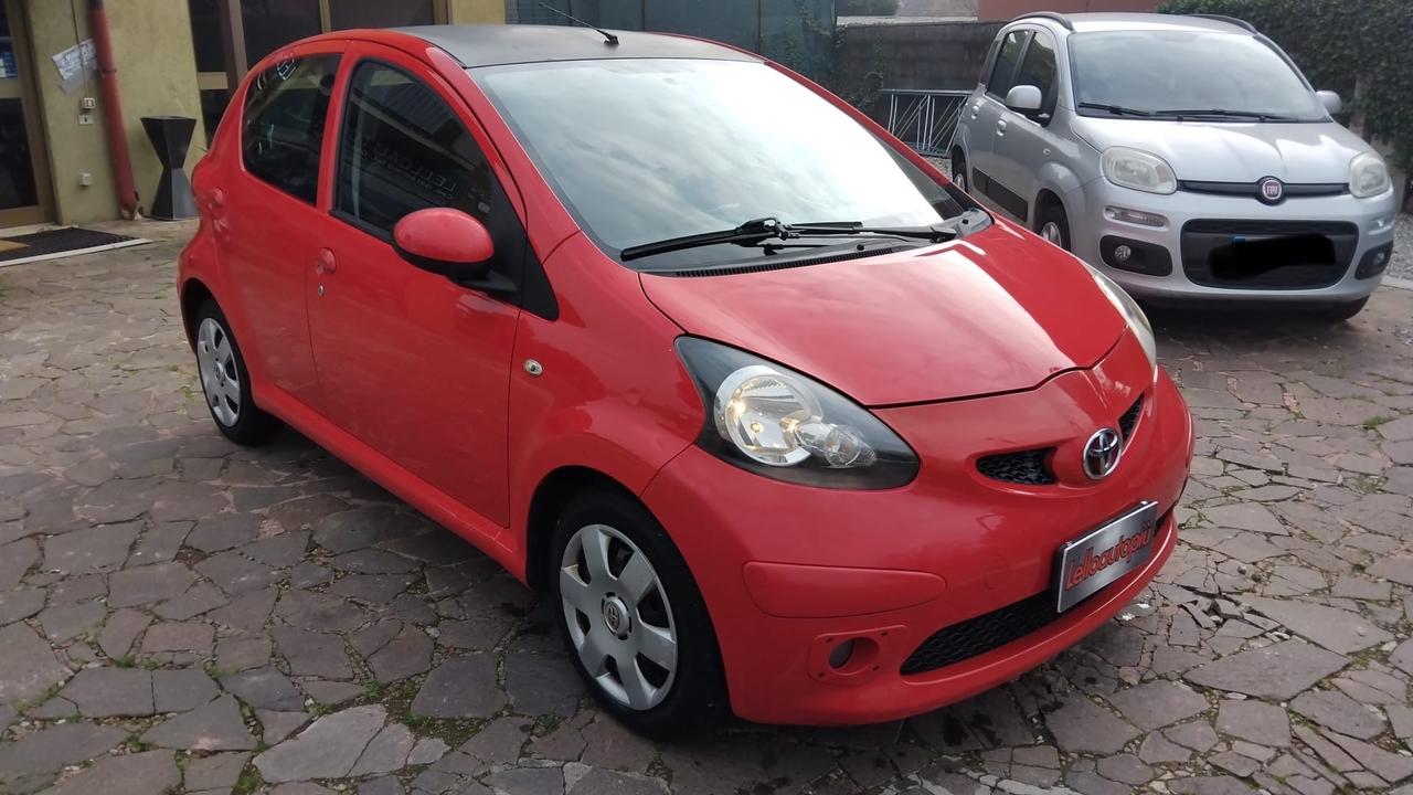 Toyota Aygo 1.0 12V VVT-i 5 porte Sol