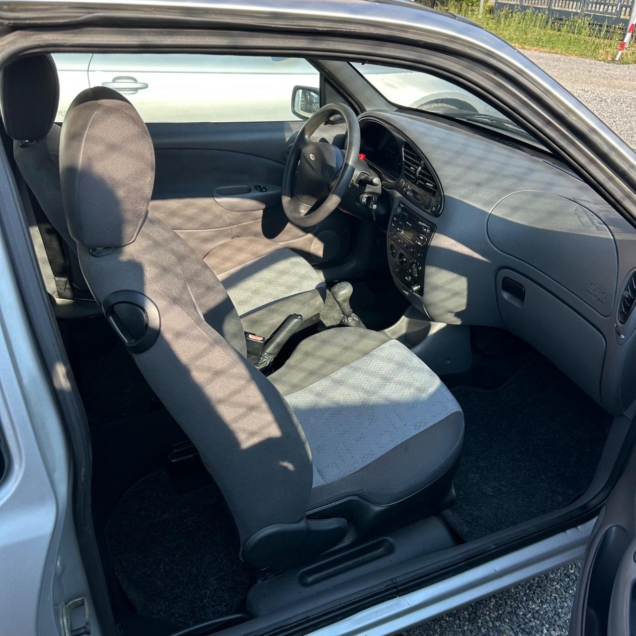 Ford Fiesta 1.2i 16V cat 3 porte Ghia
