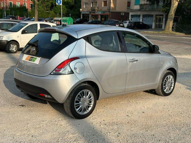 LANCIA Ypsilon 1.0 FireFly 5 porte S&S Hybrid Silver