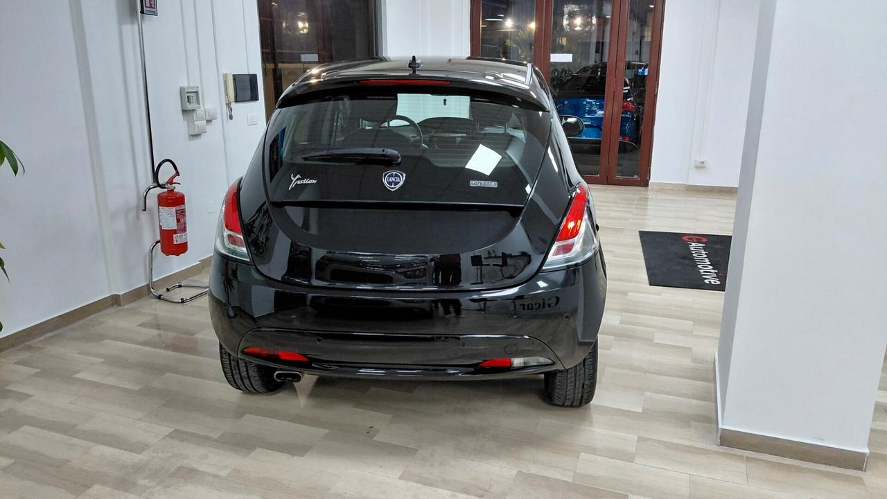 Lancia Ypsilon 1.0 FireFly 5 porte S&S Hybrid Ecochic Gold