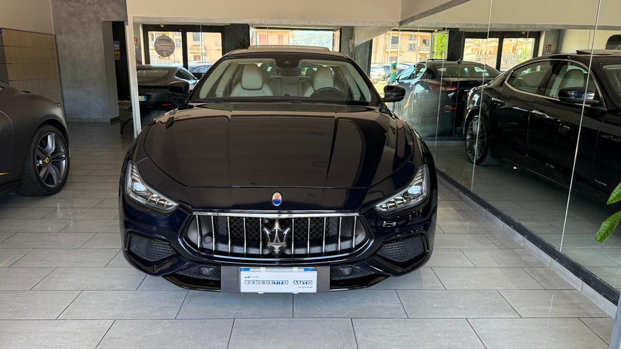 Maserati Ghibli V6 Diesel 275 CV Gransport RESTYLING