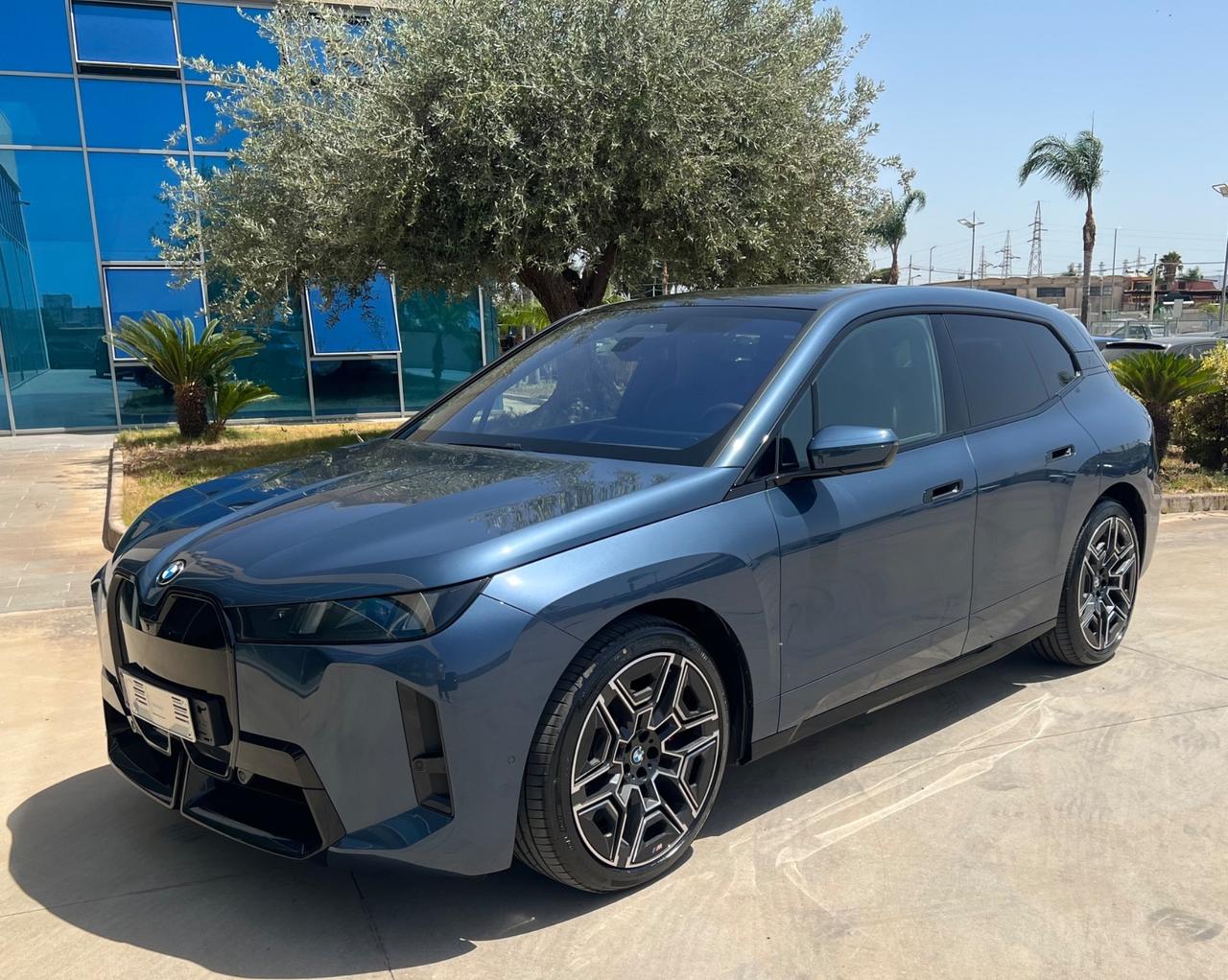 BMW iX xdrive45 MSport possibilità noleggio no scoring