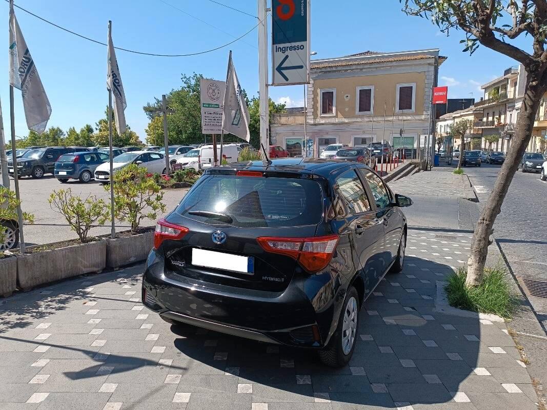 Toyota Yaris 1.5 Hybrid Business 73CV
