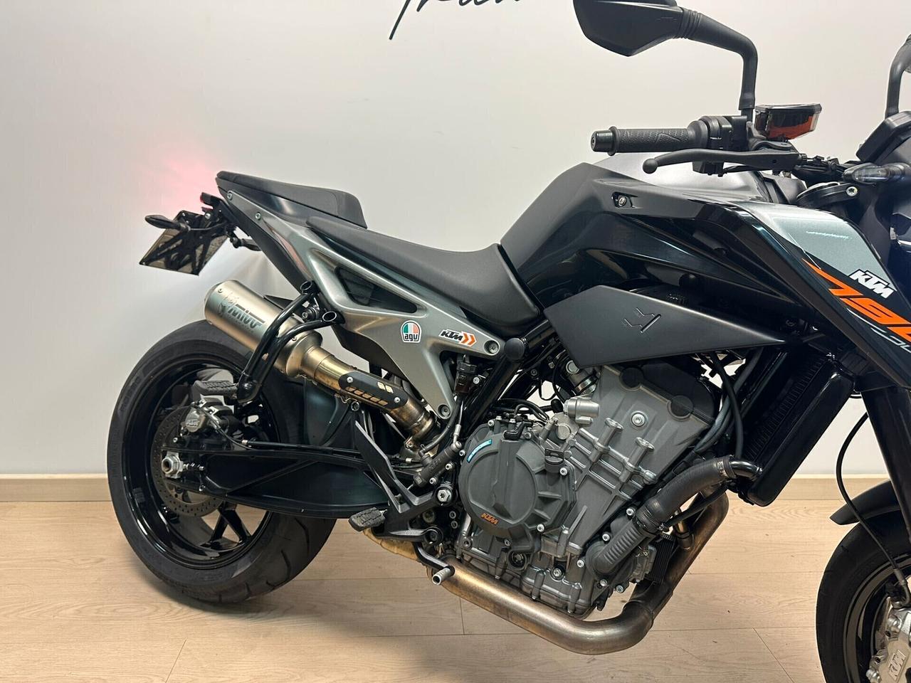 KTM DUKE 790 SCARICO MIVV DA 99€ AL MESE