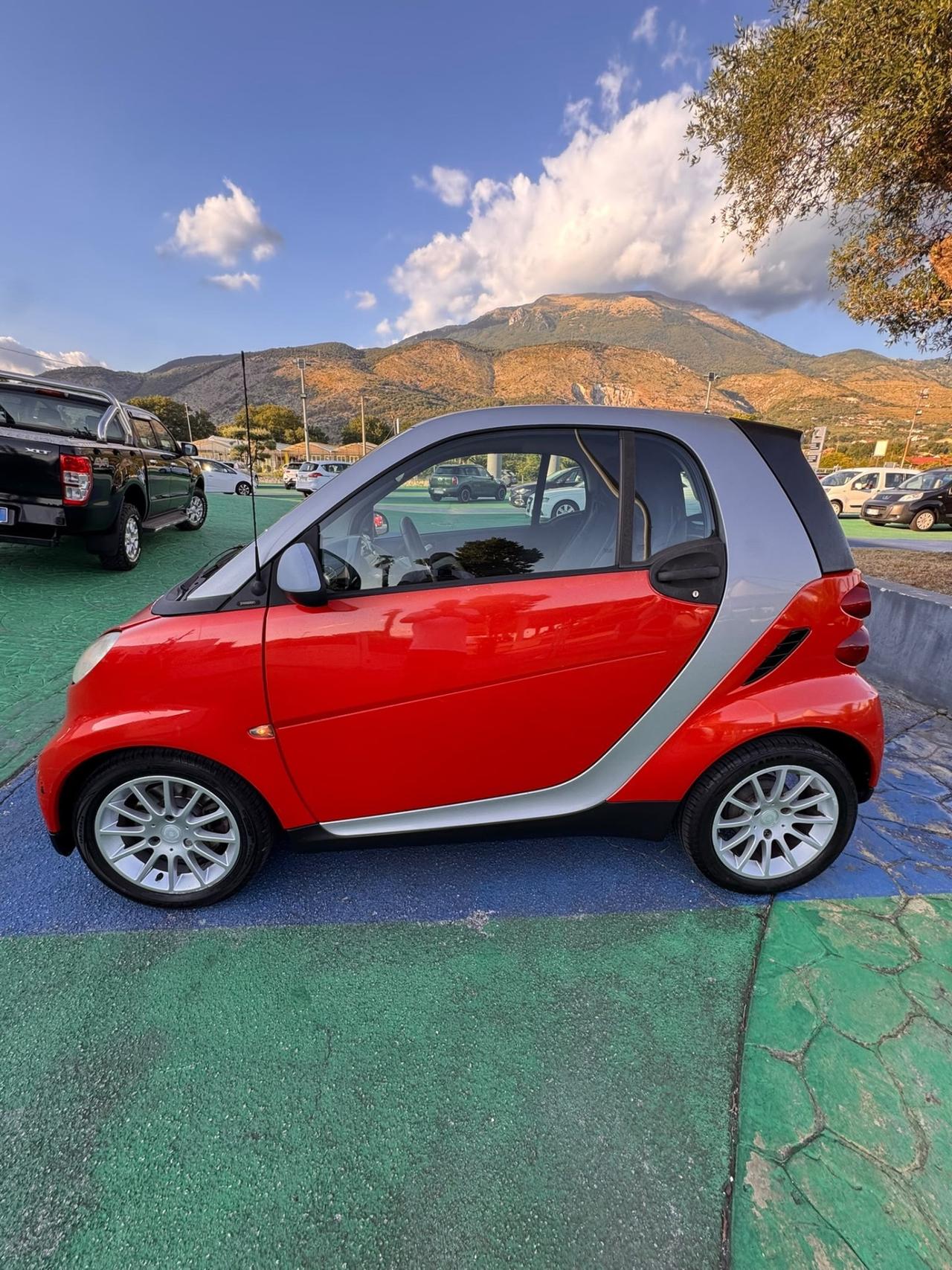Smart ForTwo 1000 52 kW coupe limited one