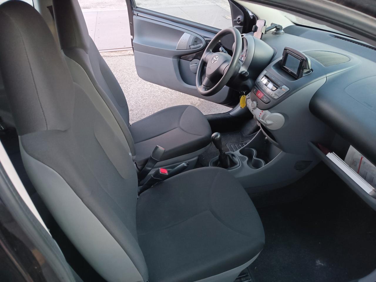 Toyota Aygo 1.0 12V VVT-i 3 porte Now Connect