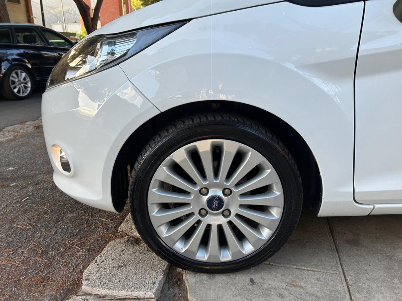 Ford Fiesta 1.4 TDCi 70CV 5 porte Titanium